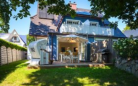 Traumhaus Auri in Prerow Ostsee auf dem Darß mit Kamin und Sauna und Garten